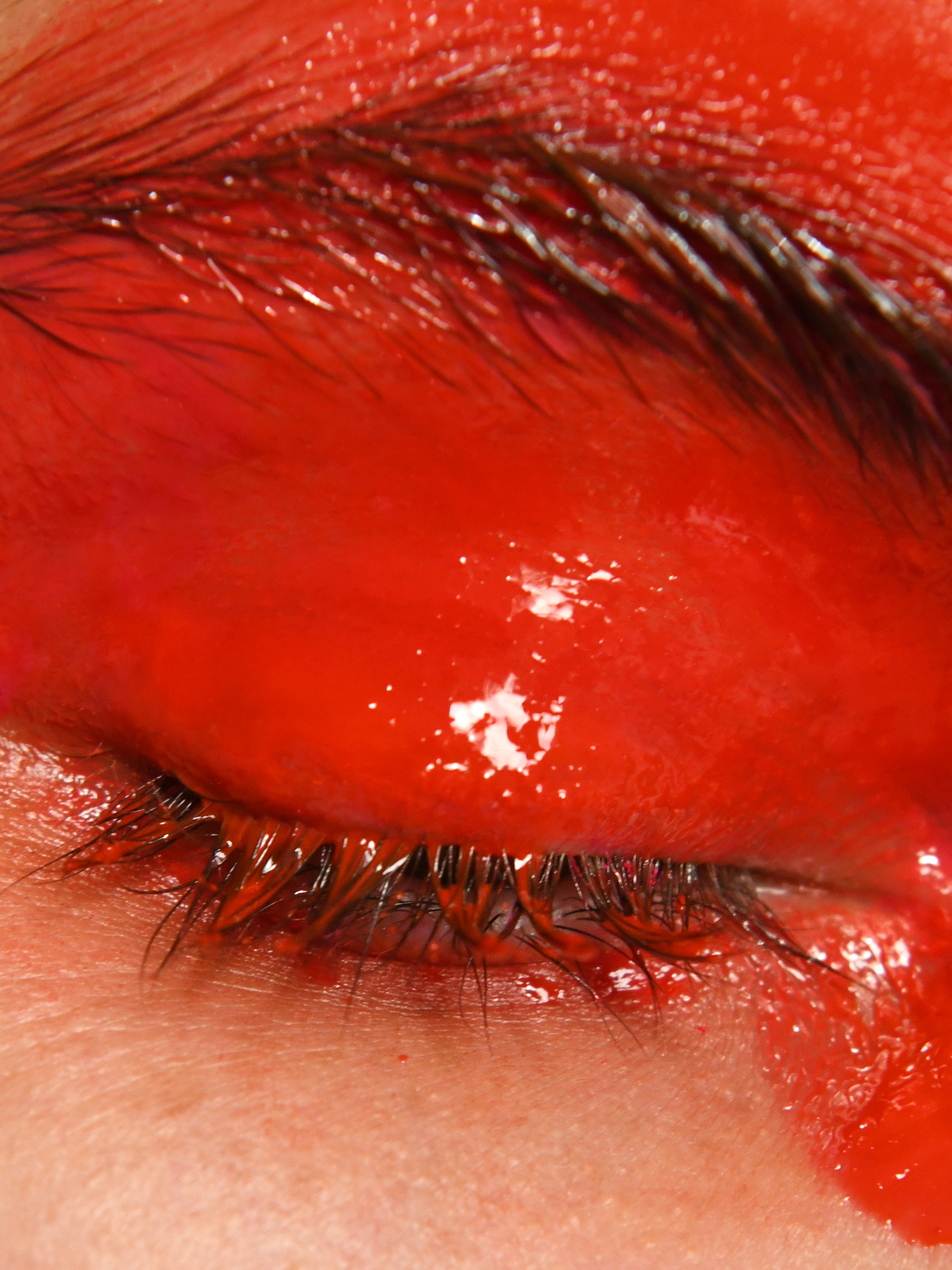 Retouch by Lucia Arin Pintos. Photo: Mateusz Sitek