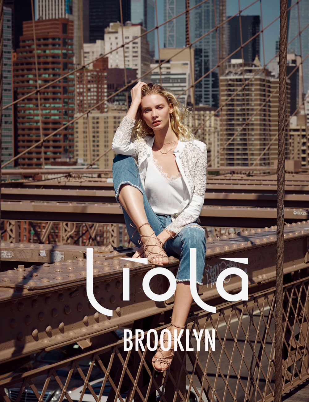 Retouch by Lucia Arin Pintos